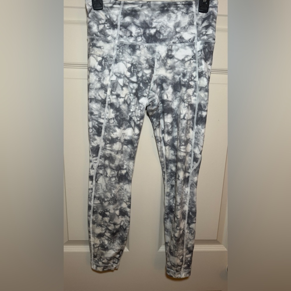 Athleta Salutation Leggings Small 7/8 Gray White Tie Dye - Picture 3 of 5